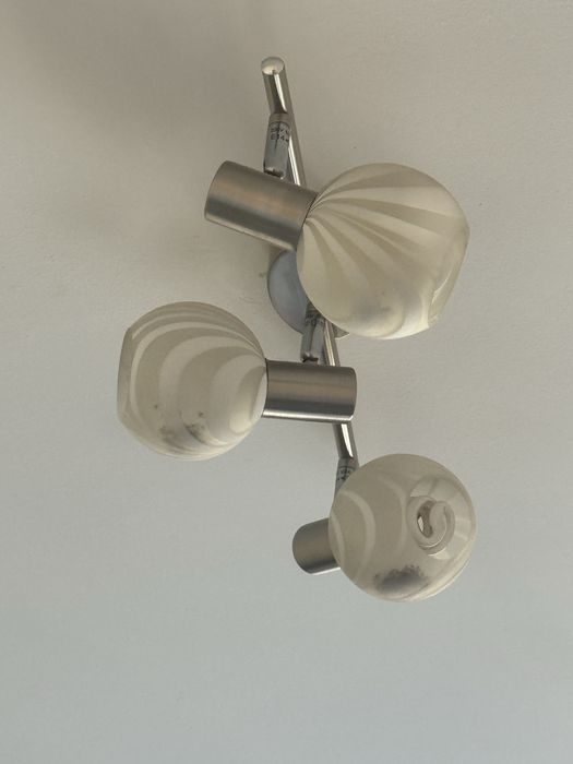 Продается люстра.