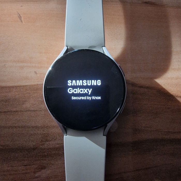 Продам часы новые, так как ошиблась с размером, большие