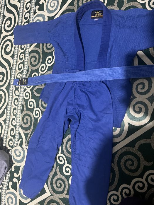 Продам кимоно в разных размерах