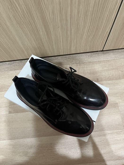 Лоферы кожаные женские