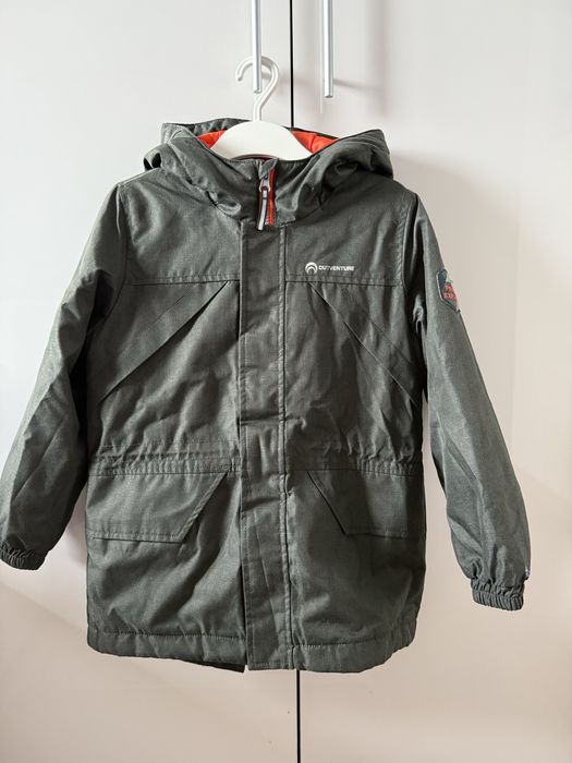 Продам куртку на мальчика