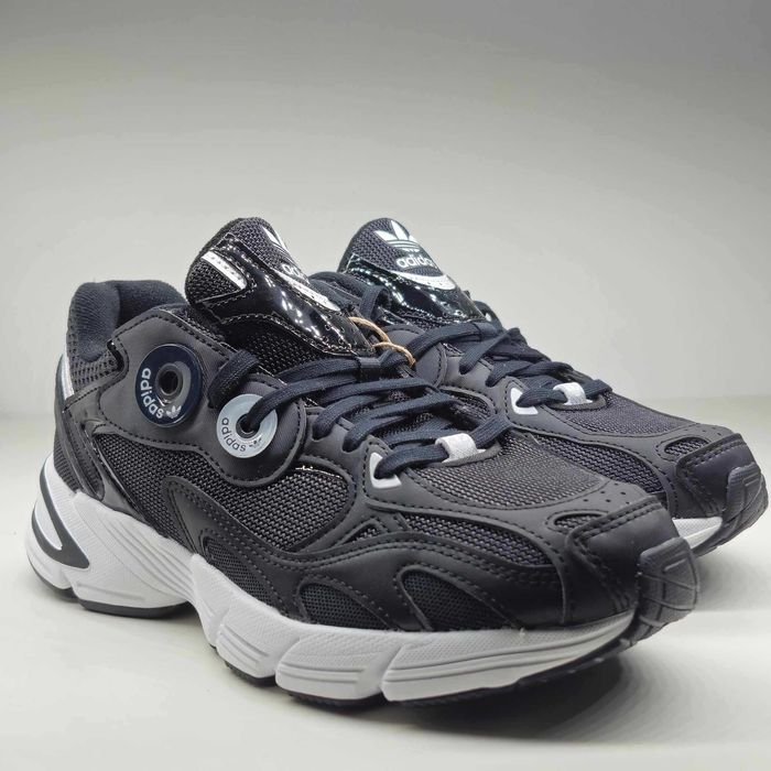 *SALE* Adidas Originals Astir Black 38, 39 1/3 EU