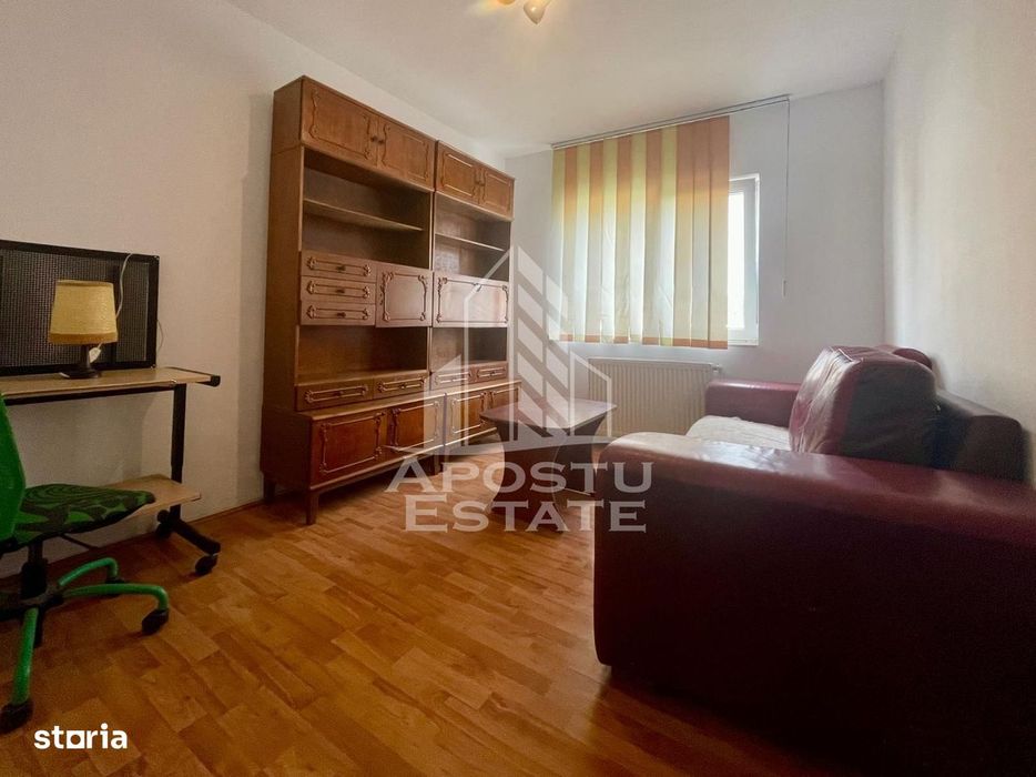 Apartament decomandat cu 3 camere - zona Centrala