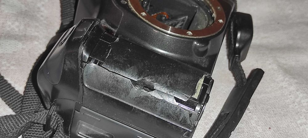 Body MINOLTA MAXXUM 8000 I -  pt piese sau veioza sau buy back