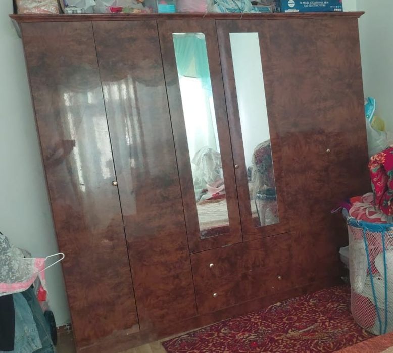 Срочно продам спальный гарнитур