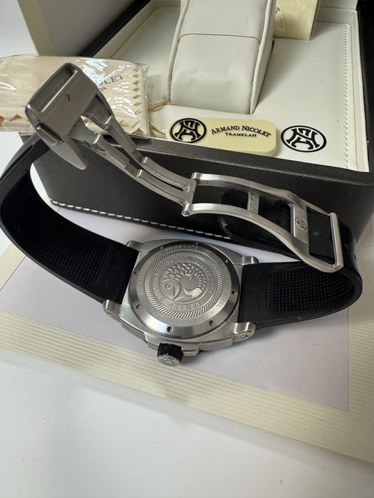 Armand Nicolet S05-3 | automatic 44mm