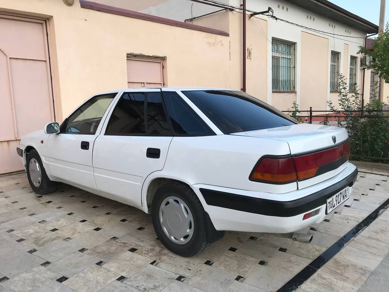 1992 г 2300