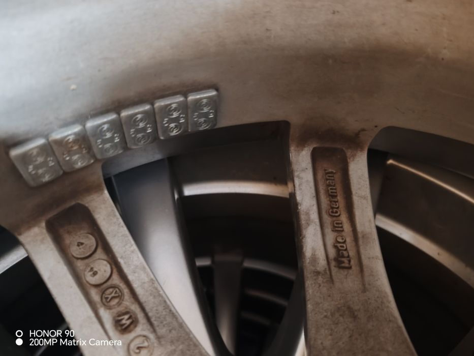 Джанти с гуми и фланци +болтове за BMW