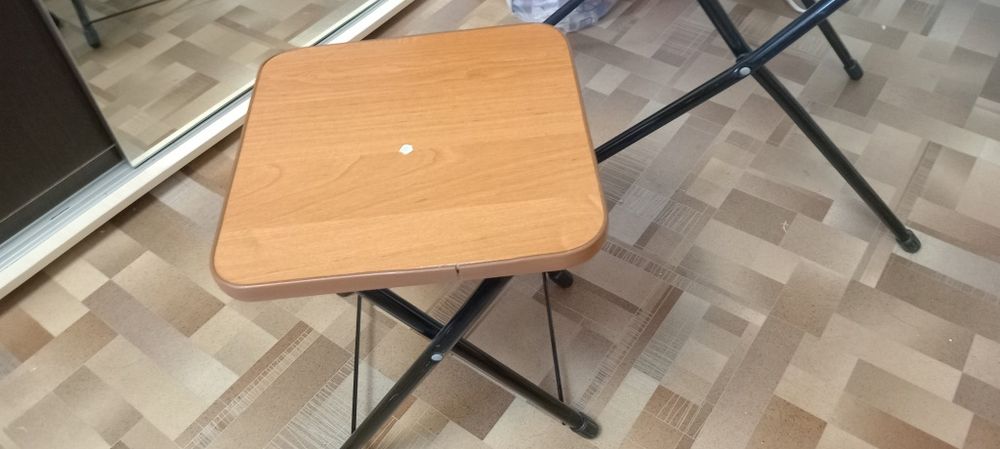 Продам стол и стул для школьника