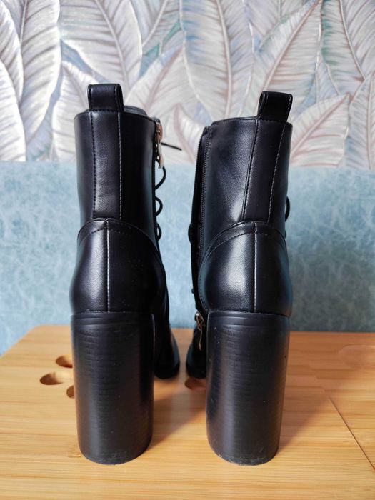 Стильные ботинки