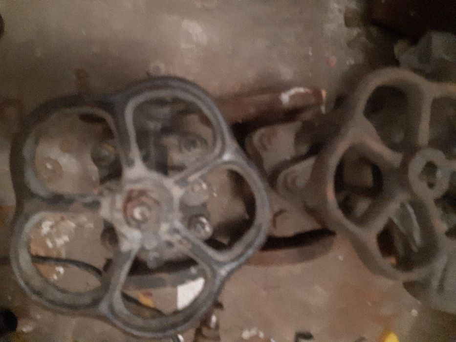 Два броя кранове 1 цол