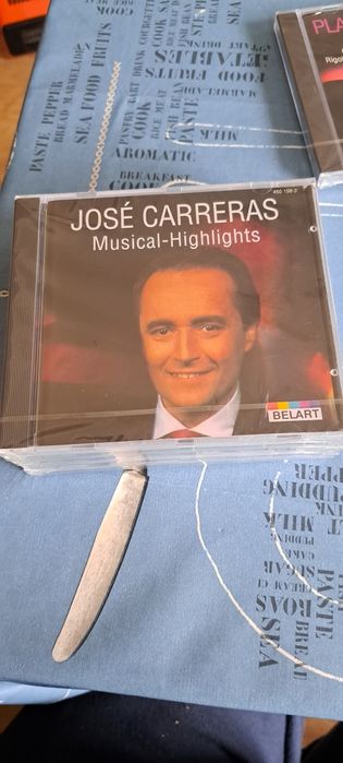 12 диска/CD с Pavarotti , Domingo , Carreras