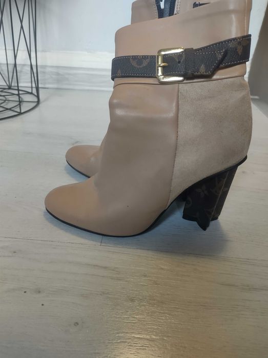 Страхотни Къси Боти