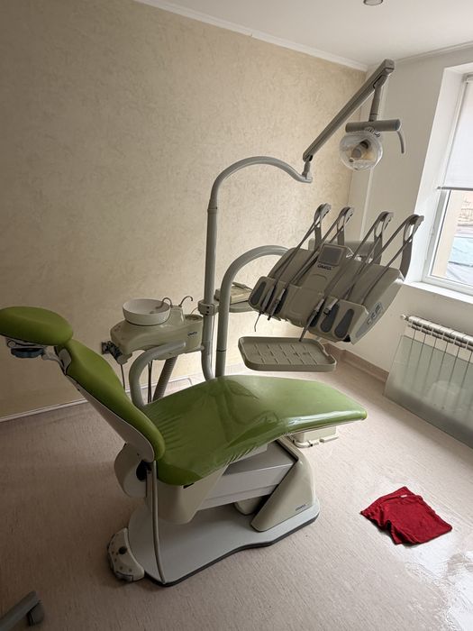 De vânzare Unit Dentar / Scaun Stomatologic marca GNATUS, în STARE BUNĂ DE FUNCȚIONARE!
