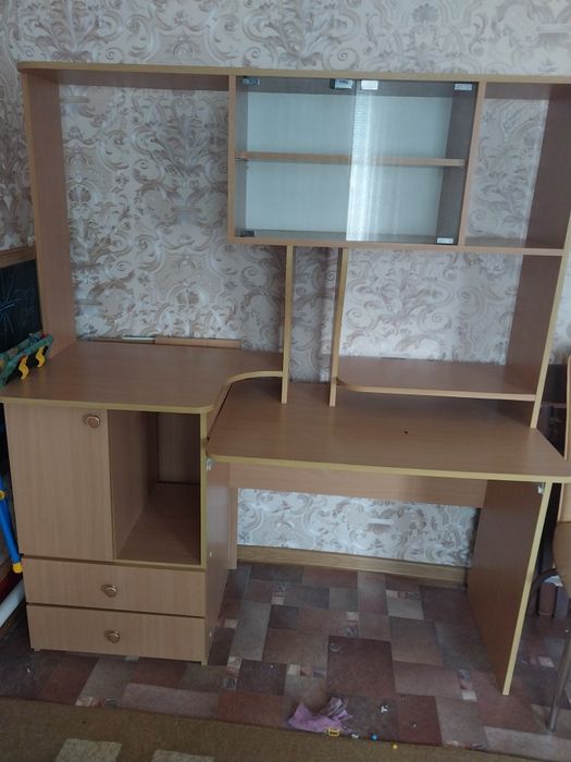 детский компьютерный  стол