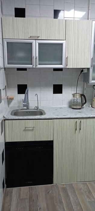 Продам кухонный гарнитур б/у
