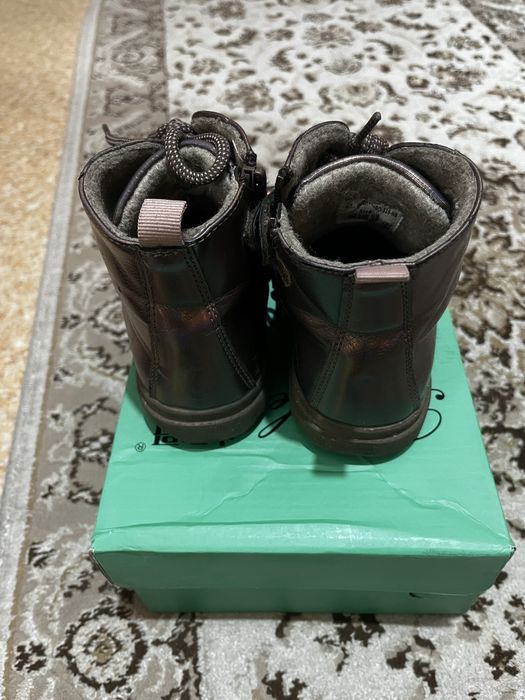 Продам детскую обувь