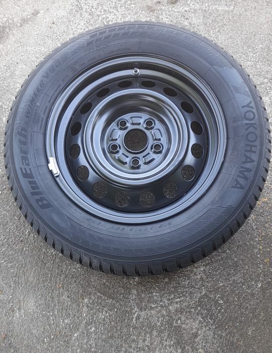Vând anvelope și jante premium Yokohama 215/60R16