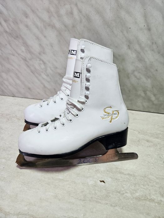 Patine 2068 gheata patinaj artistic  CCM  marime 35-36  ( 23,5   cm)