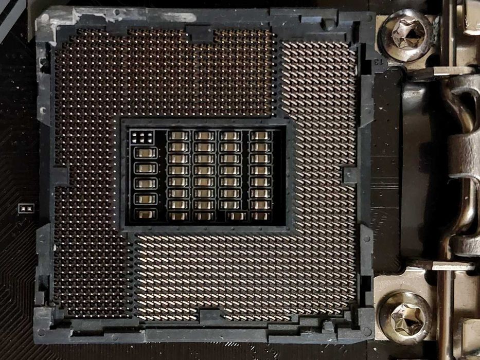Intel Core i7 9700K + Gigabyte Z390 Gaming X