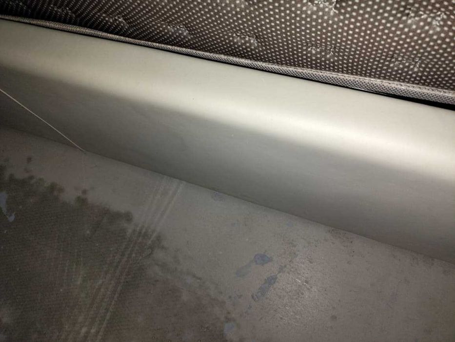 Продам кровать 200х180 см (без матраса)