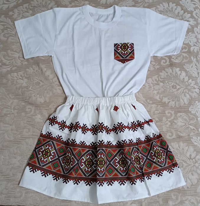 Рокля с народни мотиви