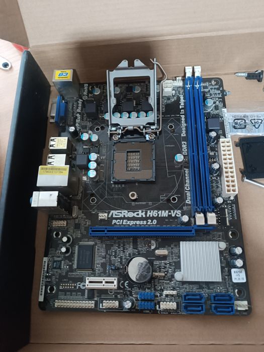 Материнская плата ASRock h61m-vs + 4gb ddr3 + 2gb ddr3 и проц intel