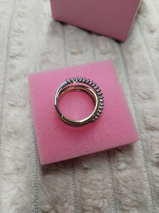 Inel Swarovski Hyperbola
Model cu un orname