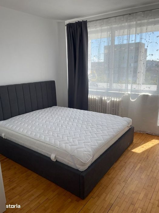 Ap 2 camere decomandat Splaiul Crișanei