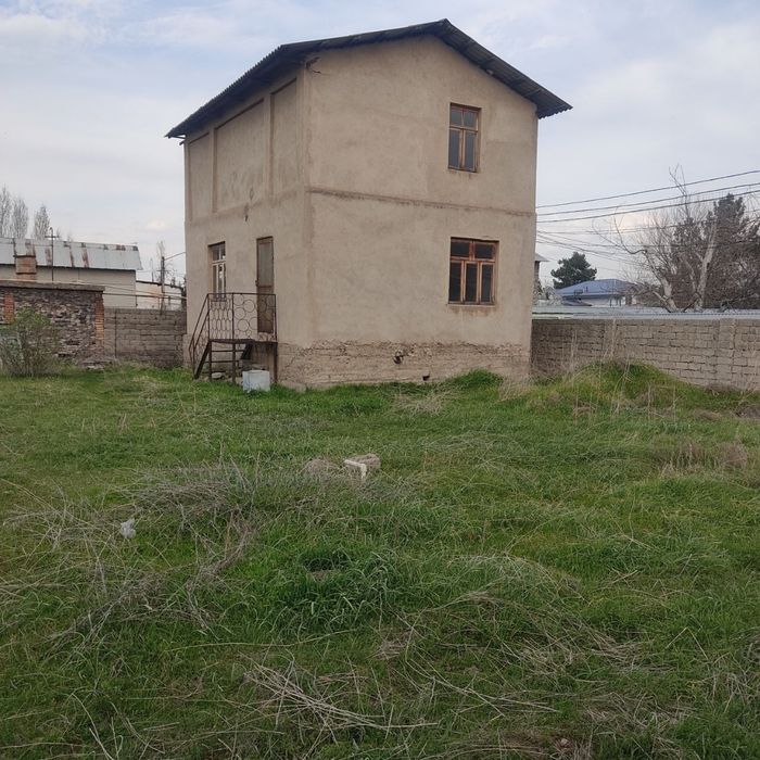Продается земельный участок с домом