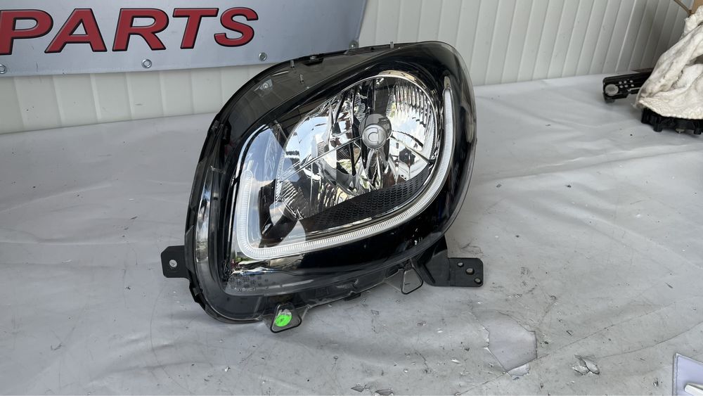 Ляв фар Smart ForFourab 2014-