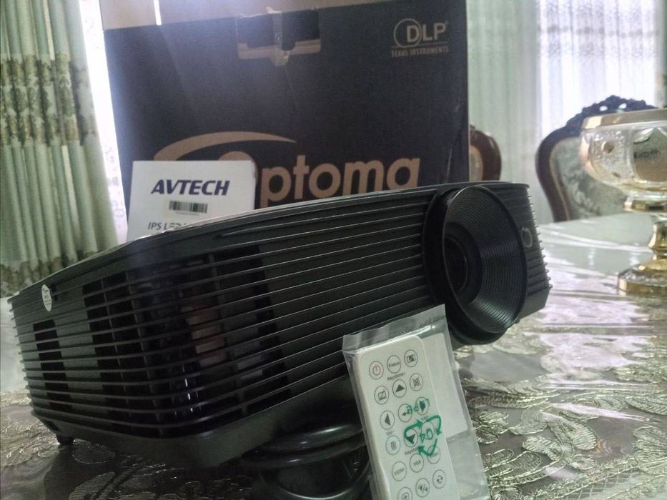 Optomo projektor S334e