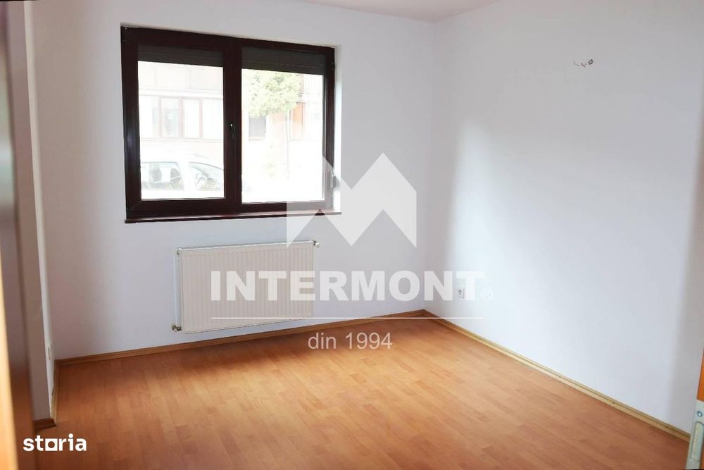 Apartament 3 camere de vânzare în Sinaia | 70,04 mp utili | Parter