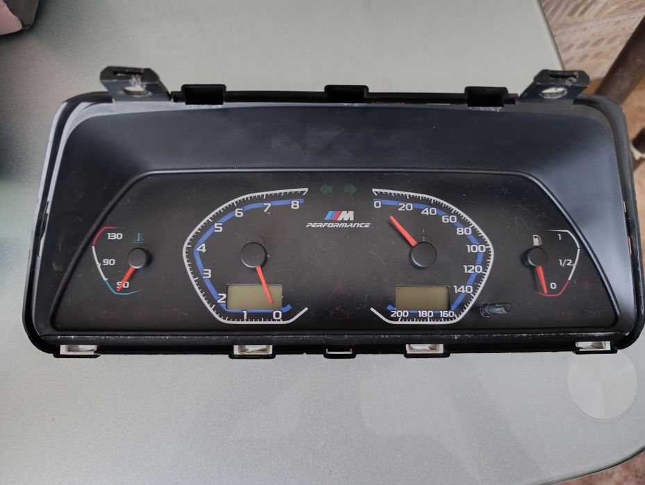 Продам щиток приборов ваз 2114