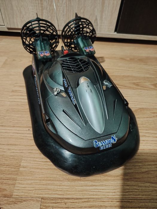 Hovercraft cu telecomanda