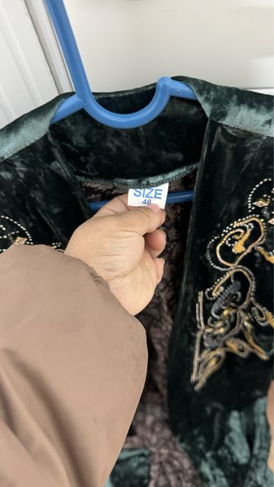 Продается новый Бархатный чапан