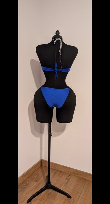 Costum de baie albastru electric – 2 piese + pareo