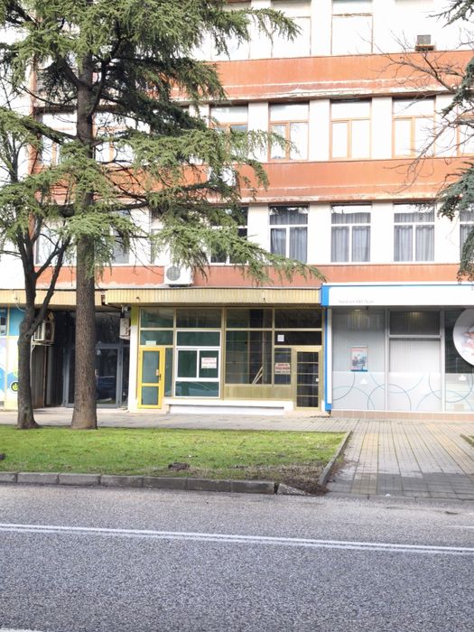 Давам под наем търговски обект в центъра, на бул. Раковски 19,, до ОББ