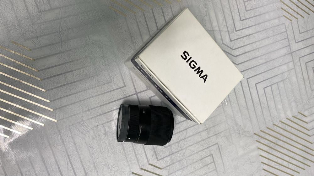 Обьектив sigma 30mm f1.4