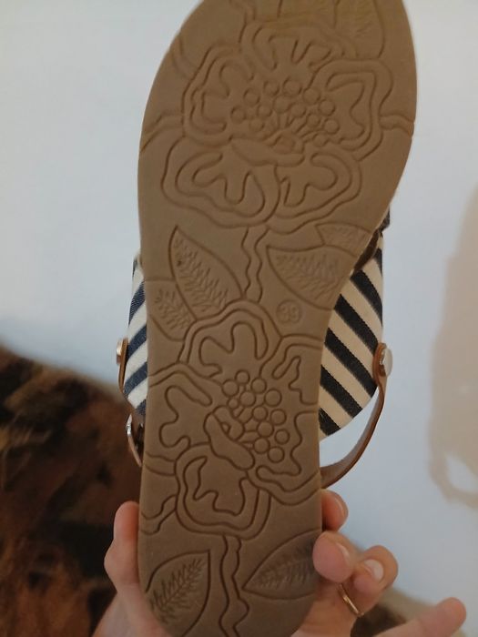 Sandale catwalk noi