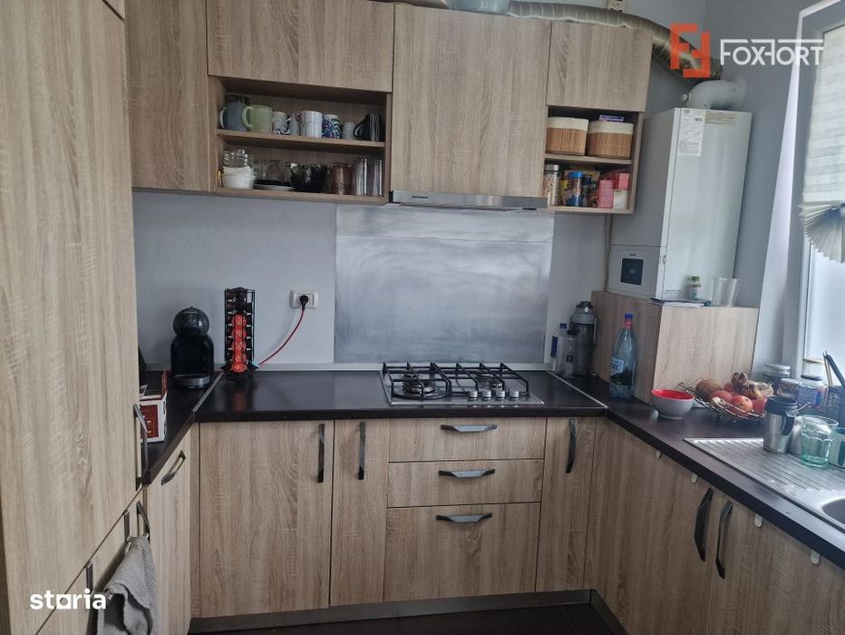 Duplex de vanzare cu 4 camere, cu teren de 303 mp, Ghiroda