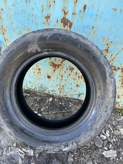 Продам косплект резины 185 65 r14