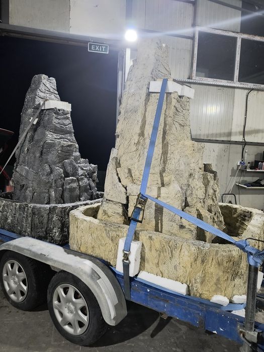 Fantana arteziana/Cascada /Put