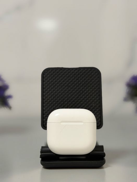 Наушники AirPods 4