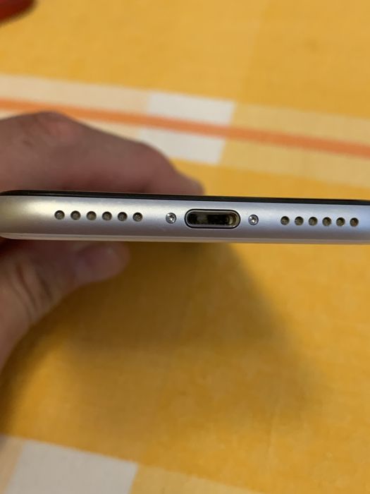 Iphone SE 2020 . Iphon se 2 baterie 86%