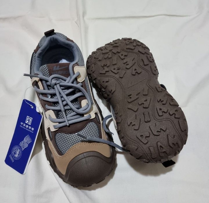 Кроссовки новые WARRION