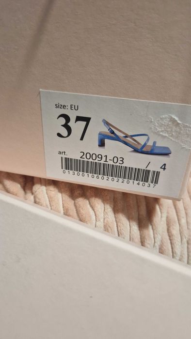 нови нежни дамски сандали на INGILIZ