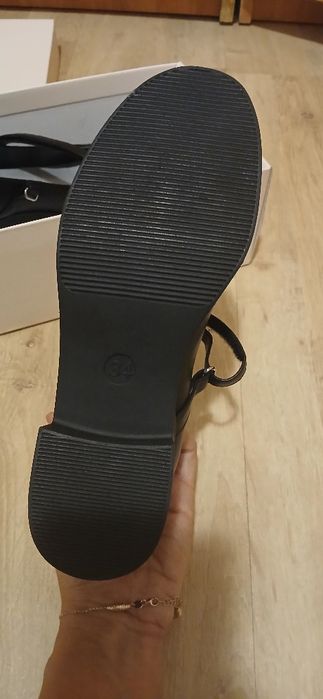Pantofi  fetite noi nr 34