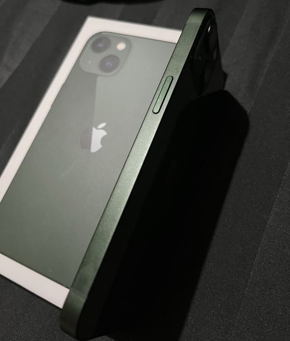 iPhone 13 в идеальном состоянии