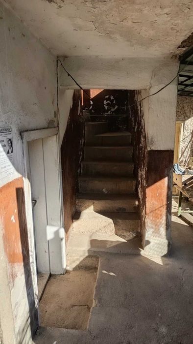 Продавам двуетажна къща в с. Лесидрен – от собственик